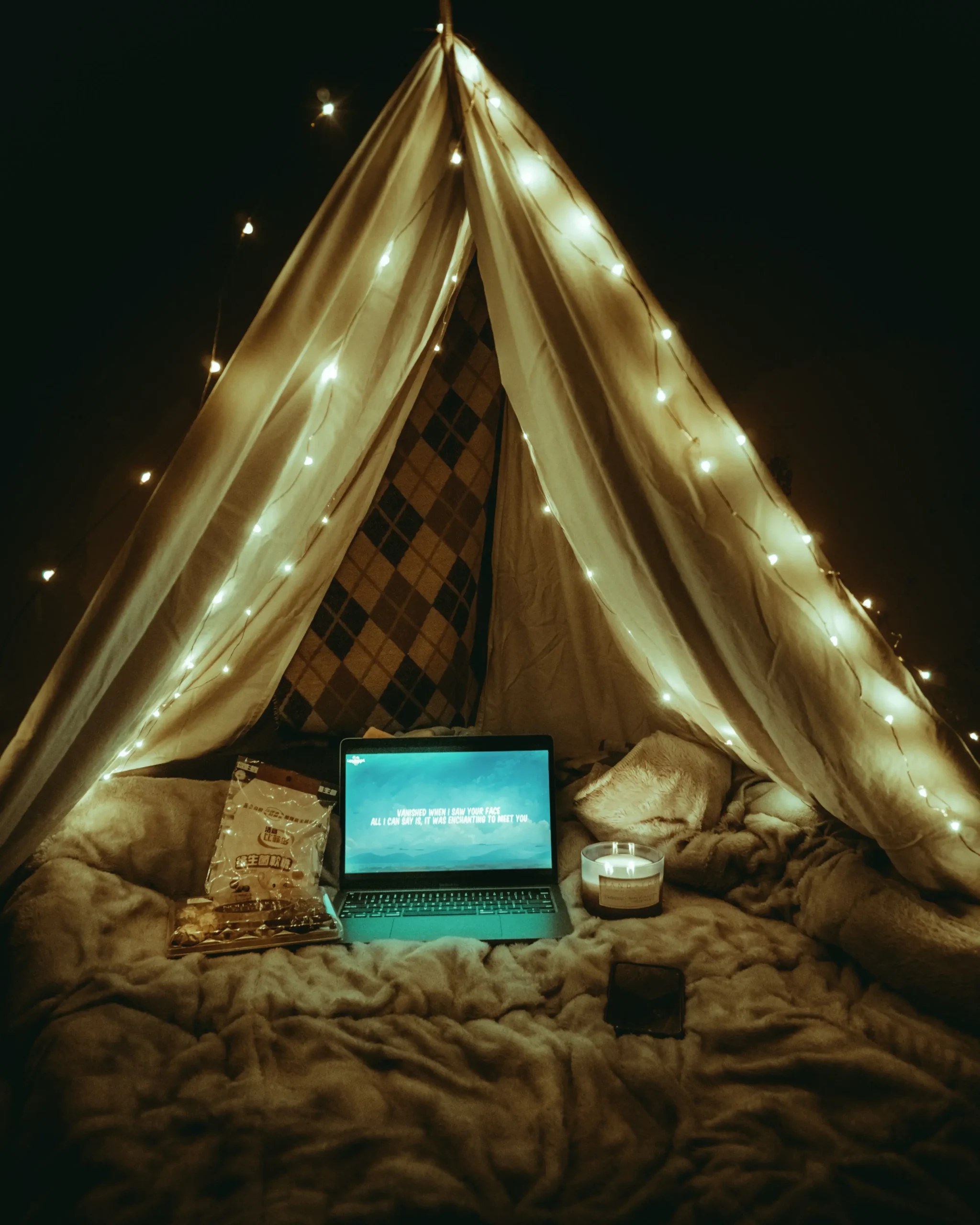 Blanket forts for epic Movie night hostelbee