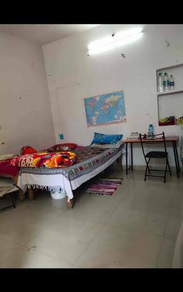 Hostelbee ShortStay | Girls Hostel | Allahabad High Court